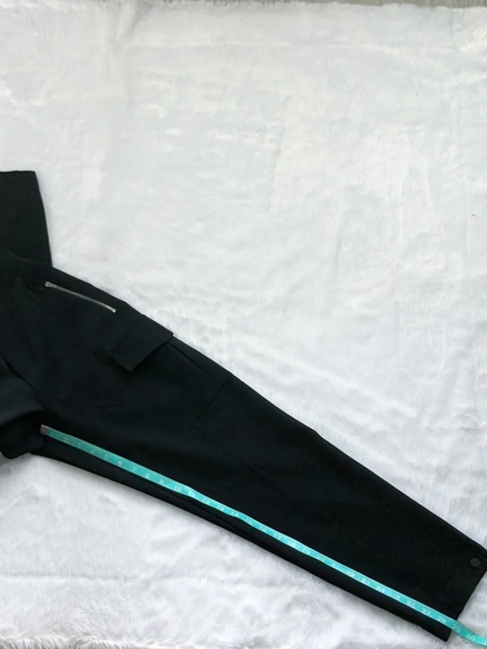Like New Black Athleta Endless High Rise Cargo Pant, Size 6